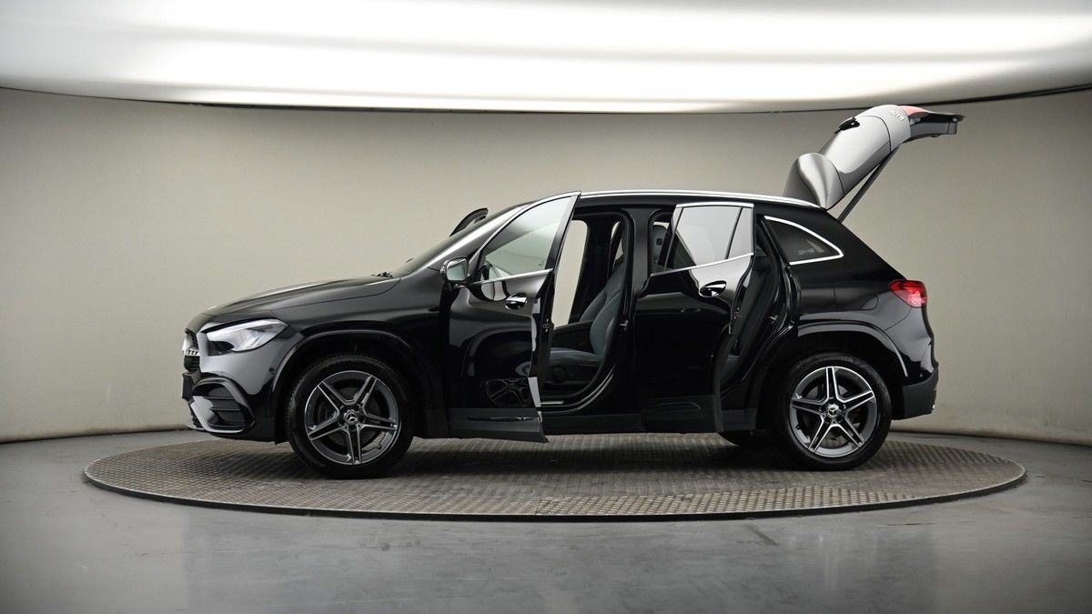 More views of Mercedes-Benz GLA