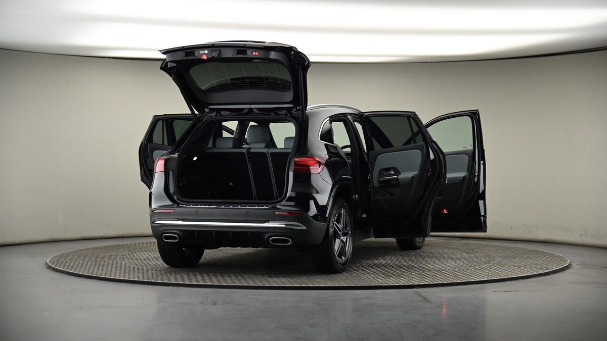 More views of Mercedes-Benz GLA