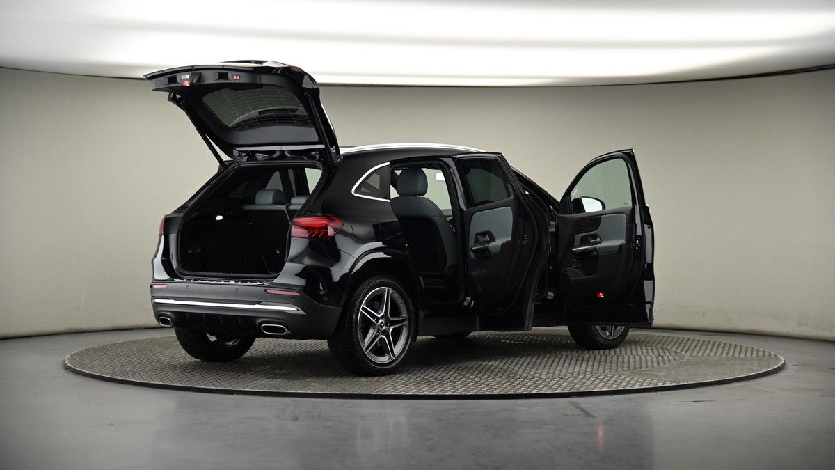 More views of Mercedes-Benz GLA