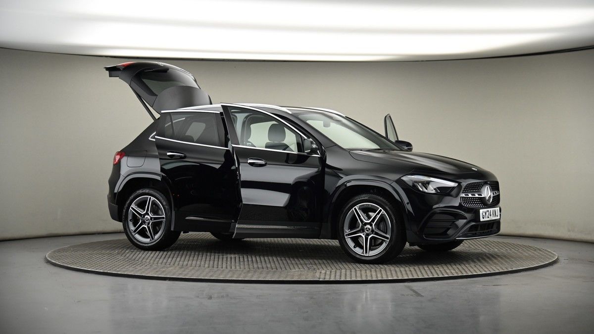 More views of Mercedes-Benz GLA