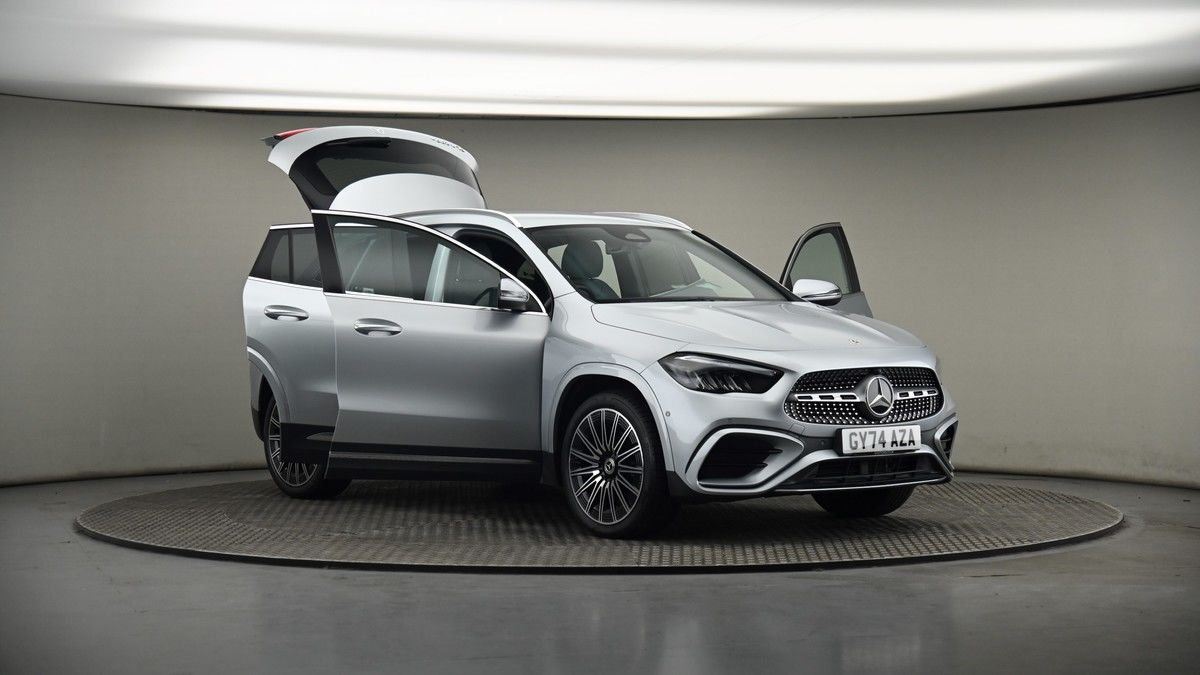 More views of Mercedes-Benz GLA