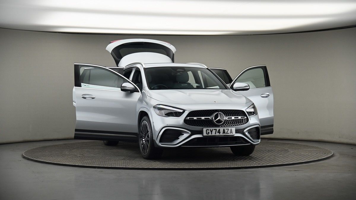 More views of Mercedes-Benz GLA