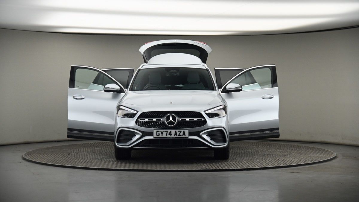 More views of Mercedes-Benz GLA