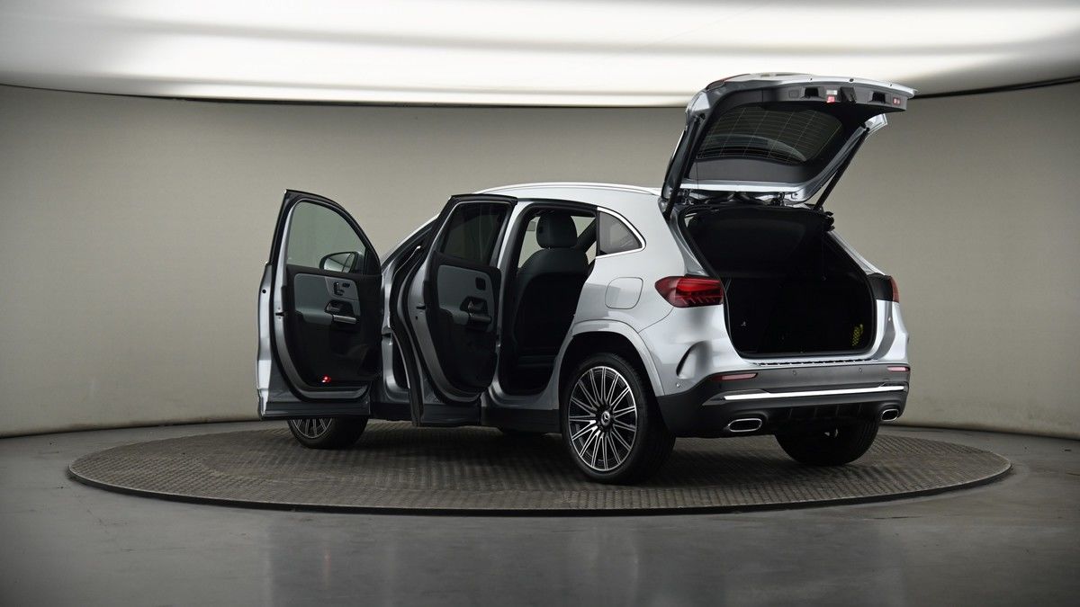 More views of Mercedes-Benz GLA