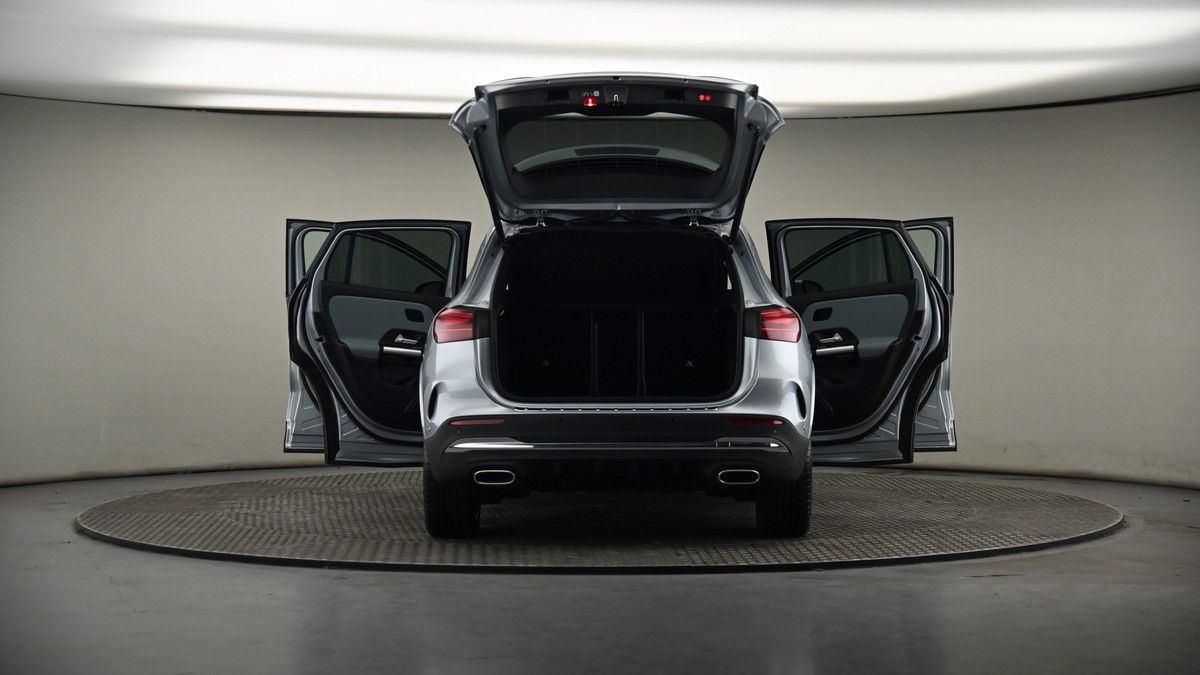 More views of Mercedes-Benz GLA