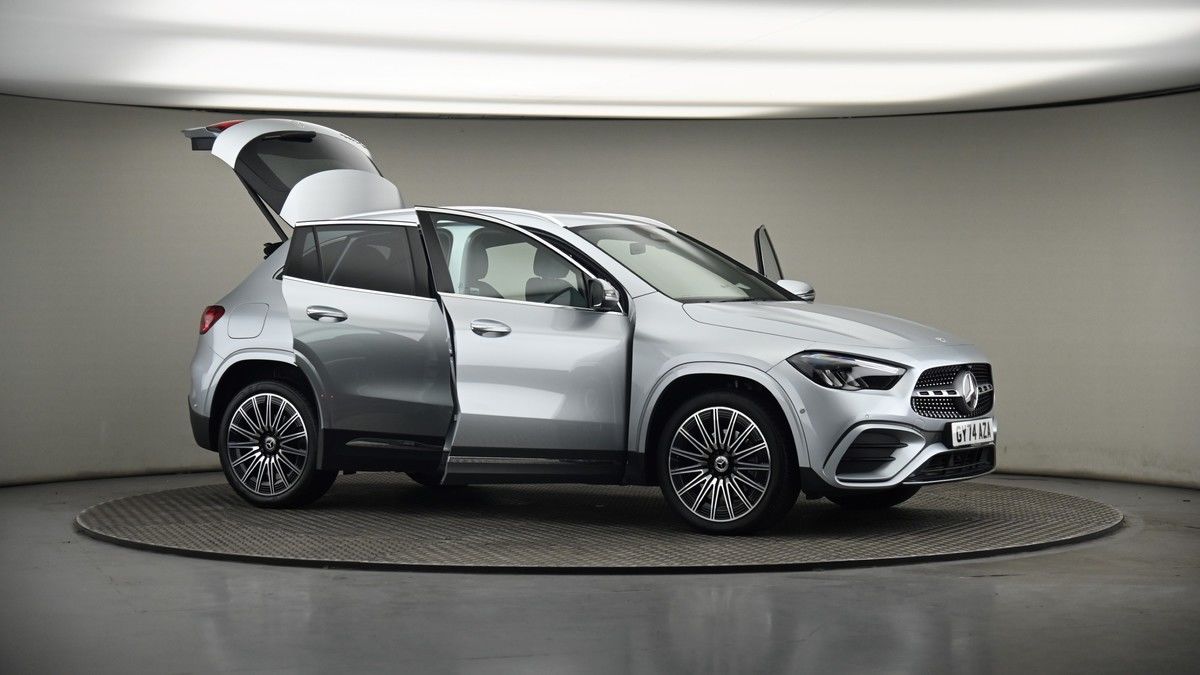 More views of Mercedes-Benz GLA