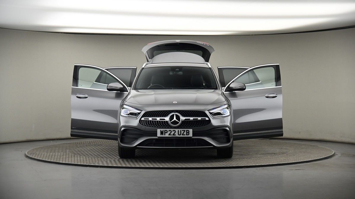 More views of Mercedes-Benz GLA