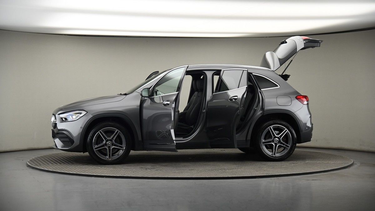 More views of Mercedes-Benz GLA