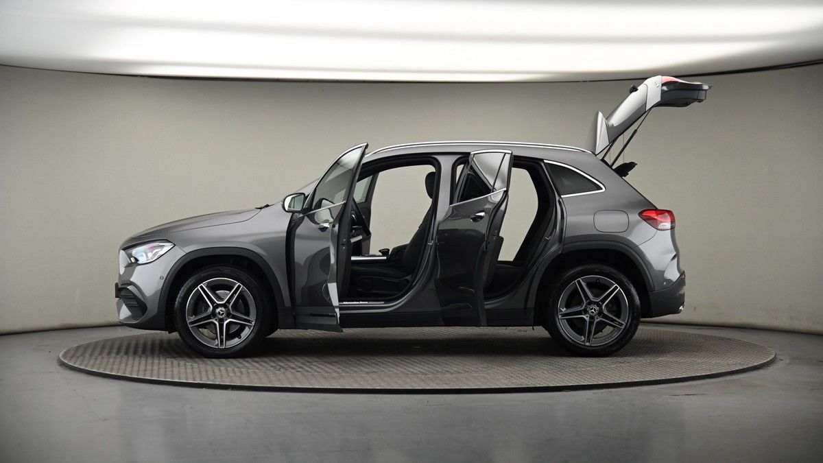 More views of Mercedes-Benz GLA