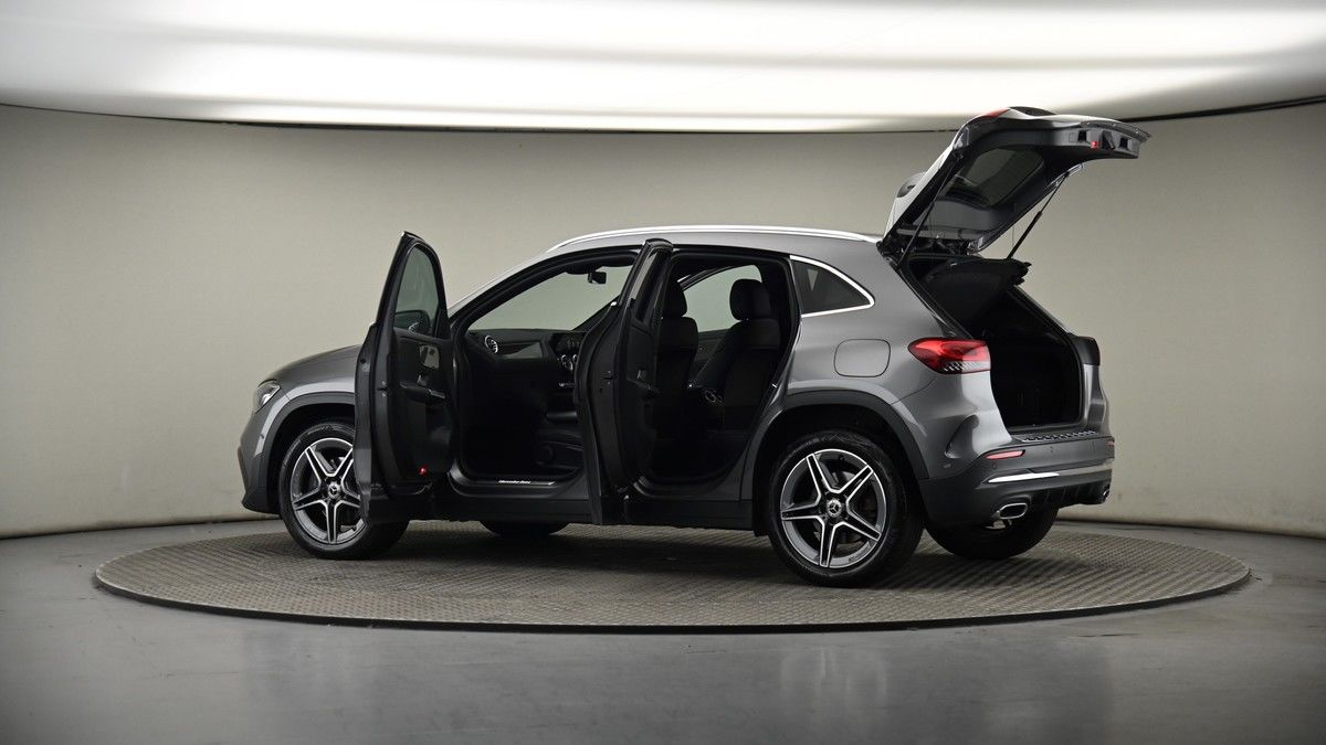 More views of Mercedes-Benz GLA