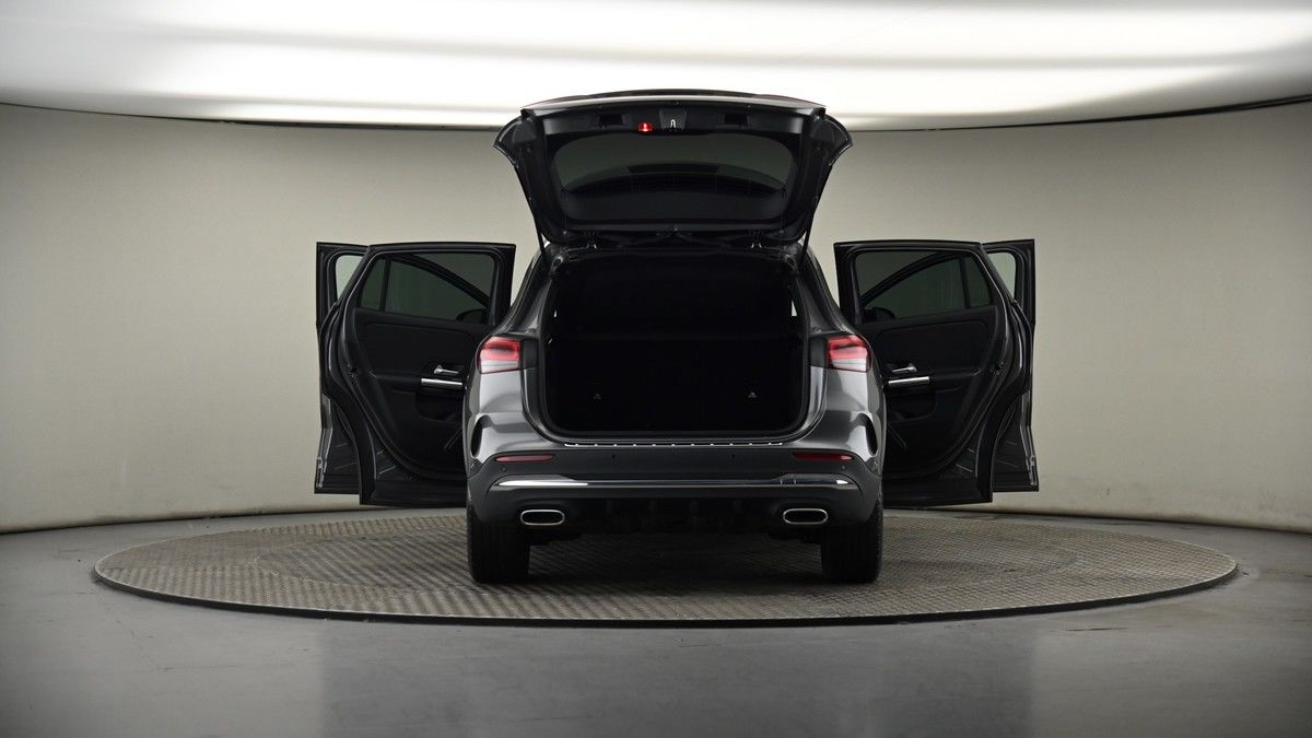 More views of Mercedes-Benz GLA