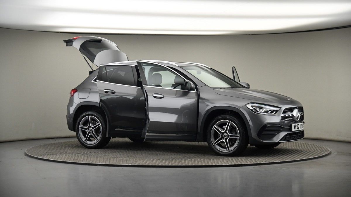 More views of Mercedes-Benz GLA