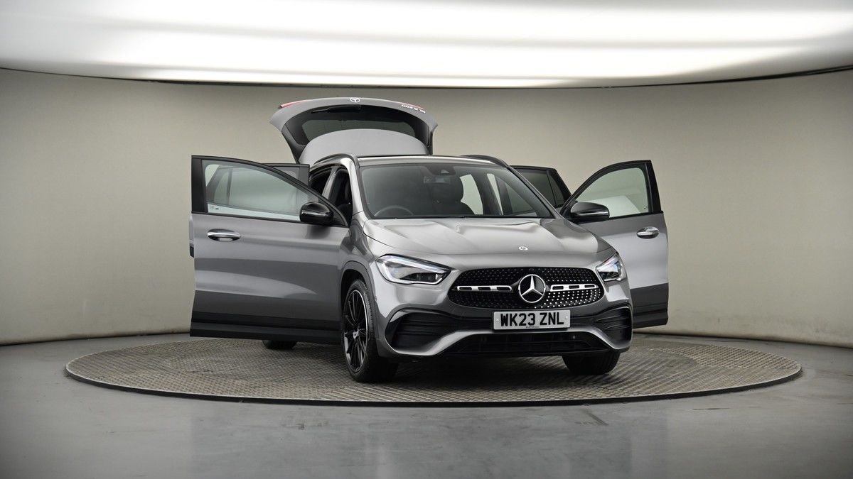 More views of Mercedes-Benz GLA