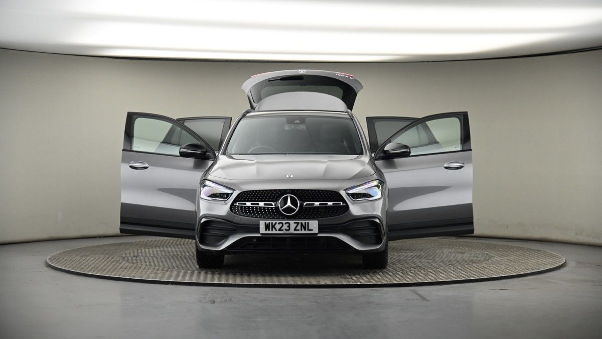 More views of Mercedes-Benz GLA