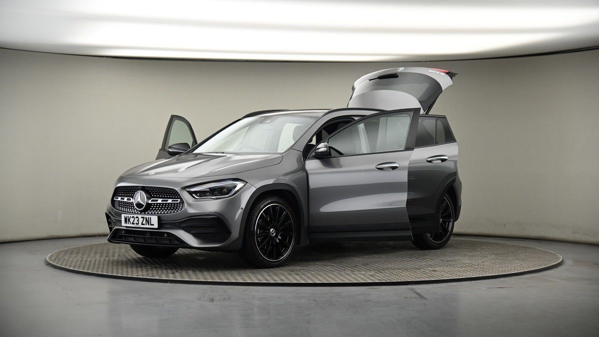 More views of Mercedes-Benz GLA
