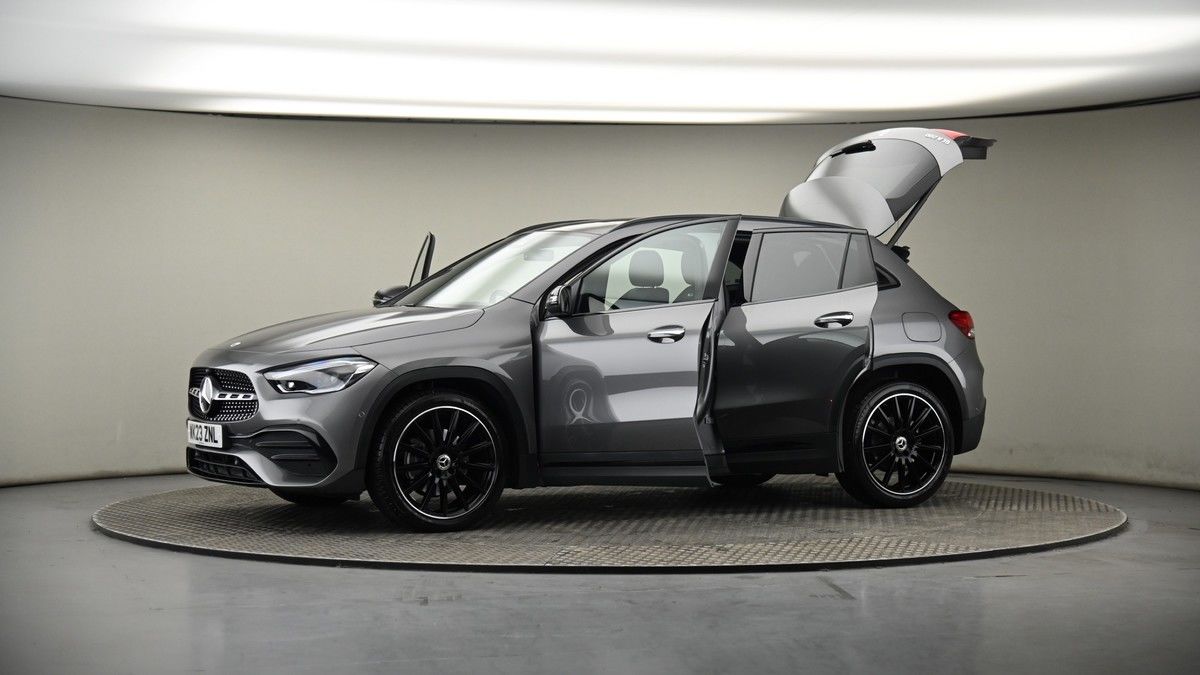 More views of Mercedes-Benz GLA