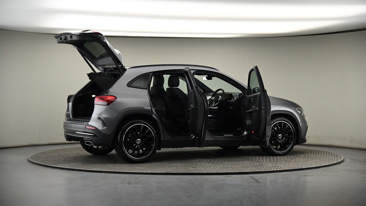 More views of Mercedes-Benz GLA