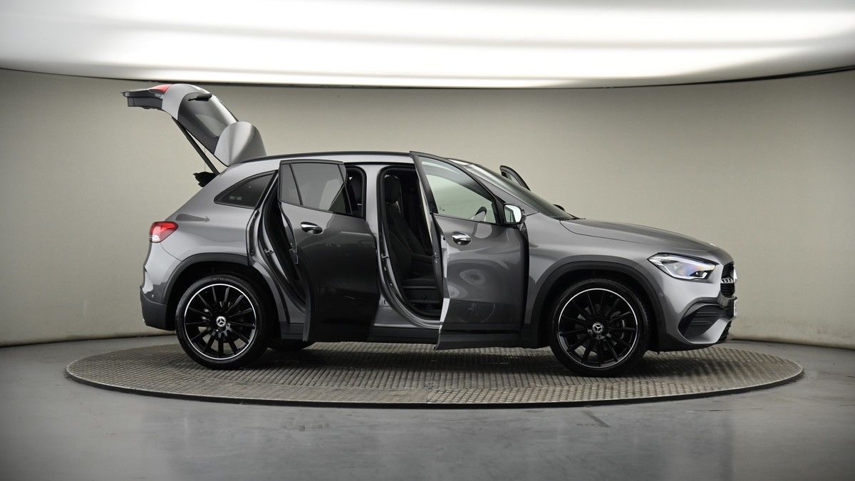 More views of Mercedes-Benz GLA