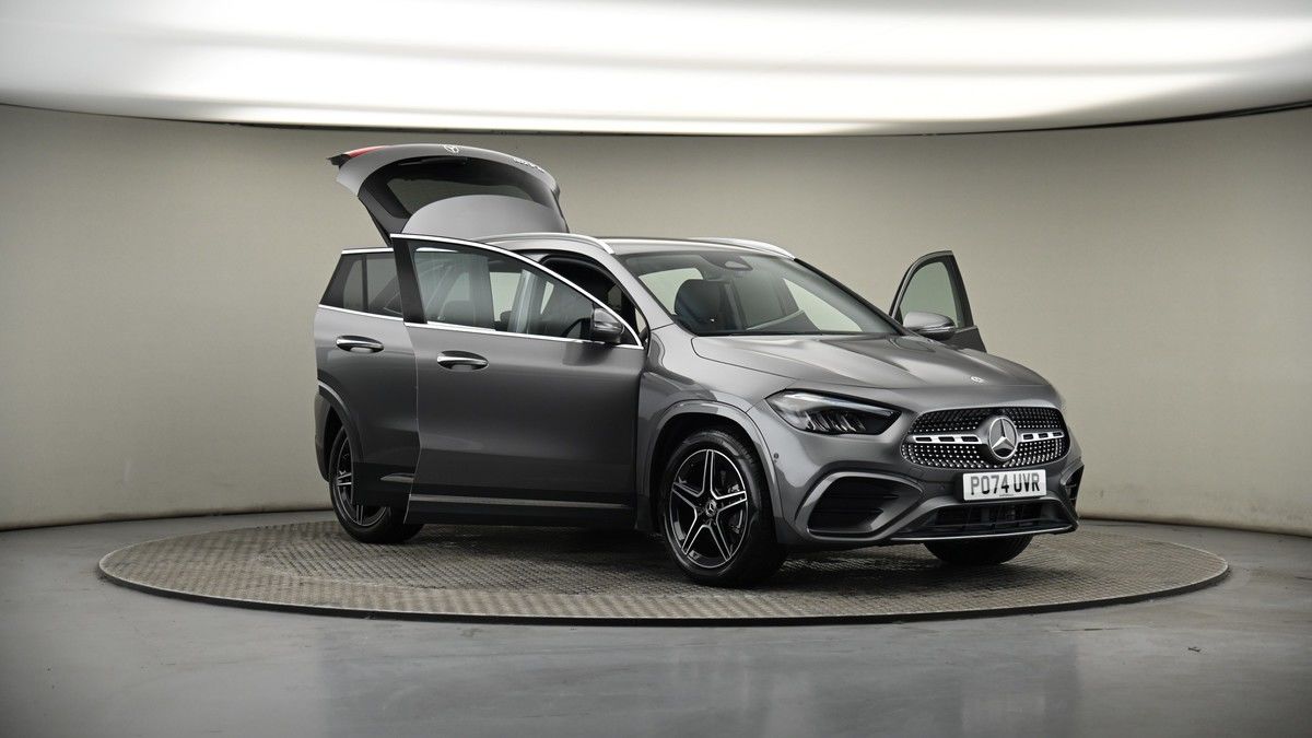 More views of Mercedes-Benz GLA