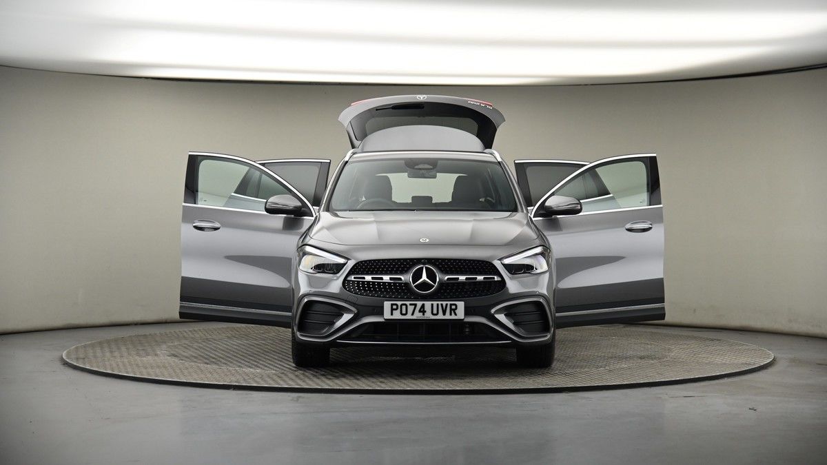 More views of Mercedes-Benz GLA