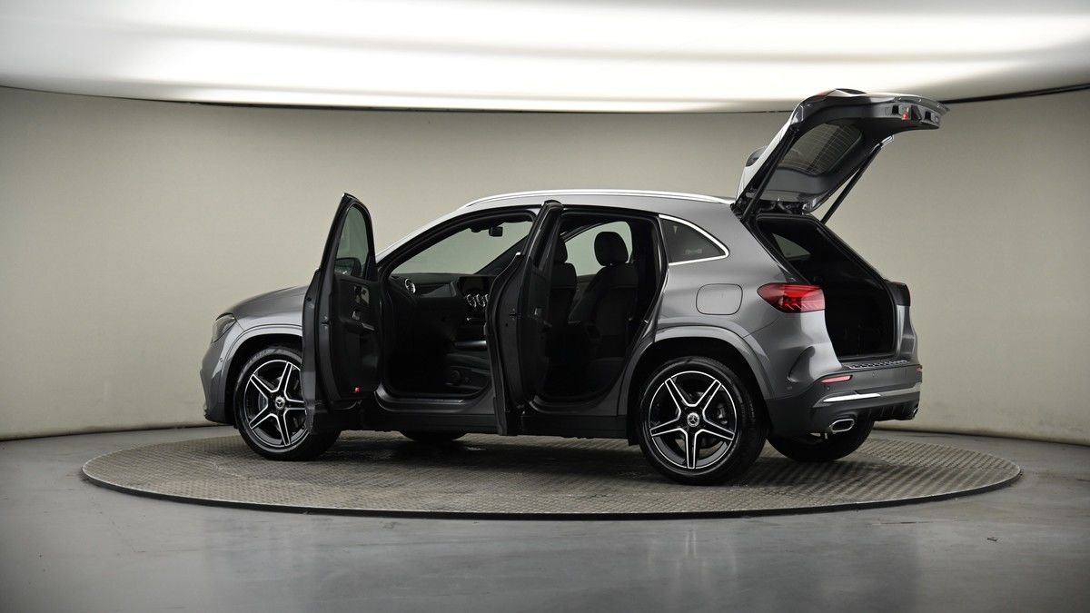 More views of Mercedes-Benz GLA