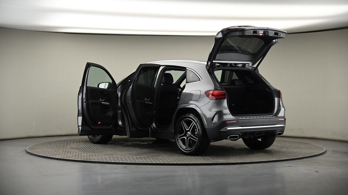 More views of Mercedes-Benz GLA