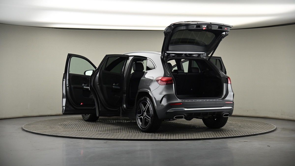 Mercedes-Benz GLA Image 7