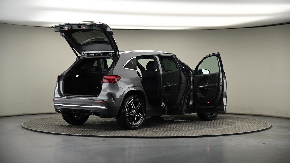 More views of Mercedes-Benz GLA