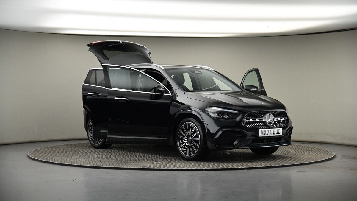 More views of Mercedes-Benz GLA