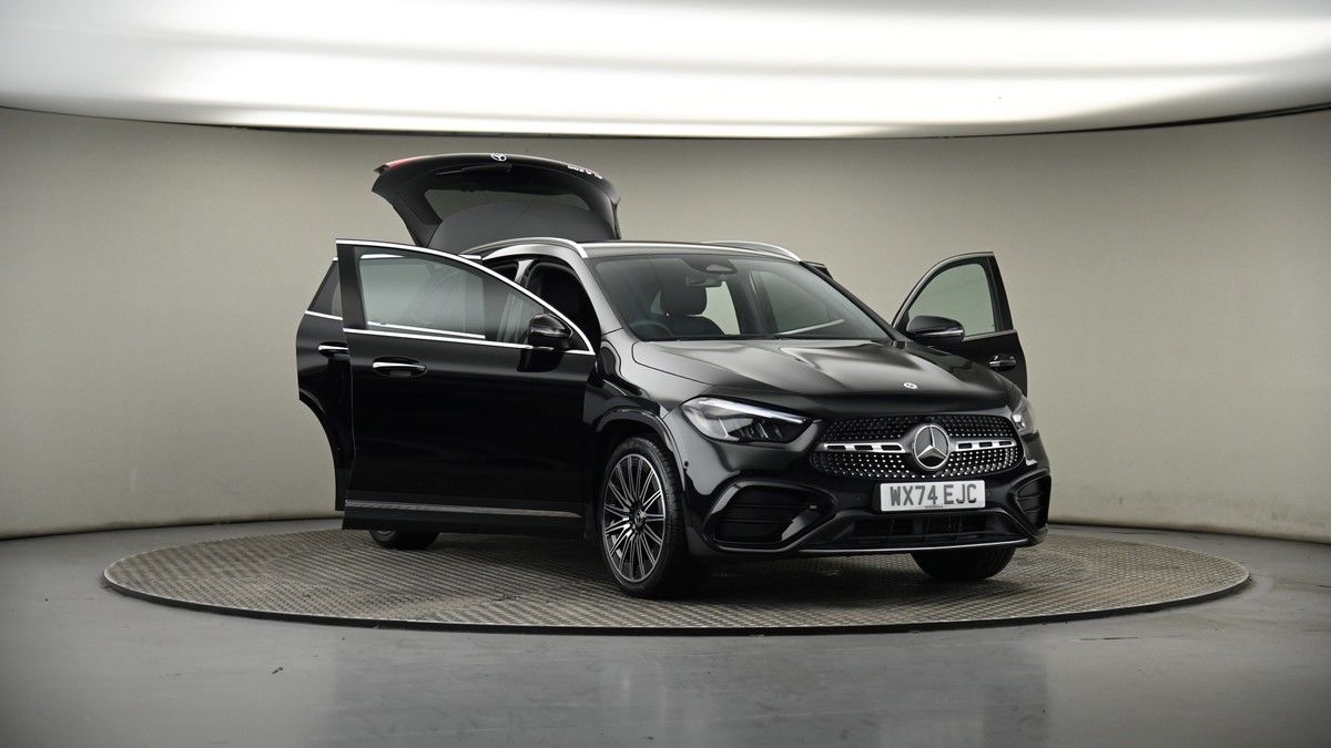 More views of Mercedes-Benz GLA