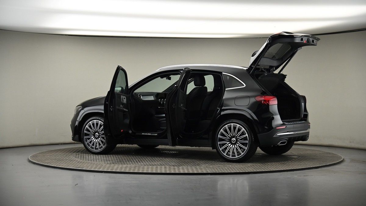 More views of Mercedes-Benz GLA