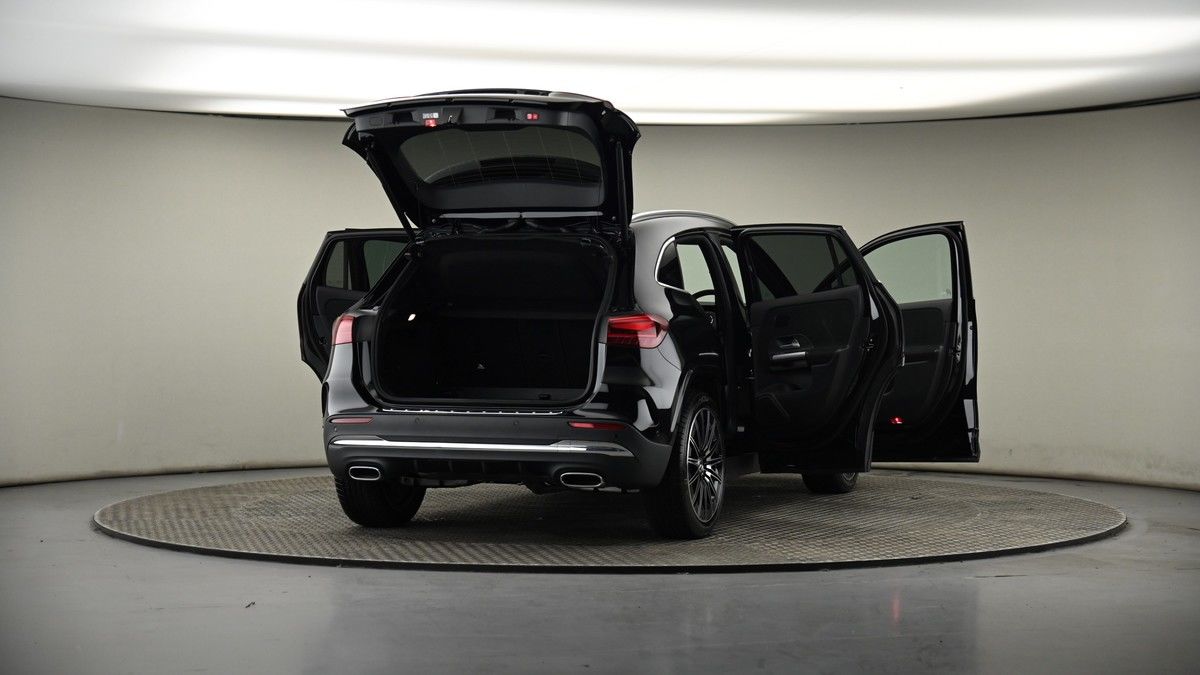 More views of Mercedes-Benz GLA