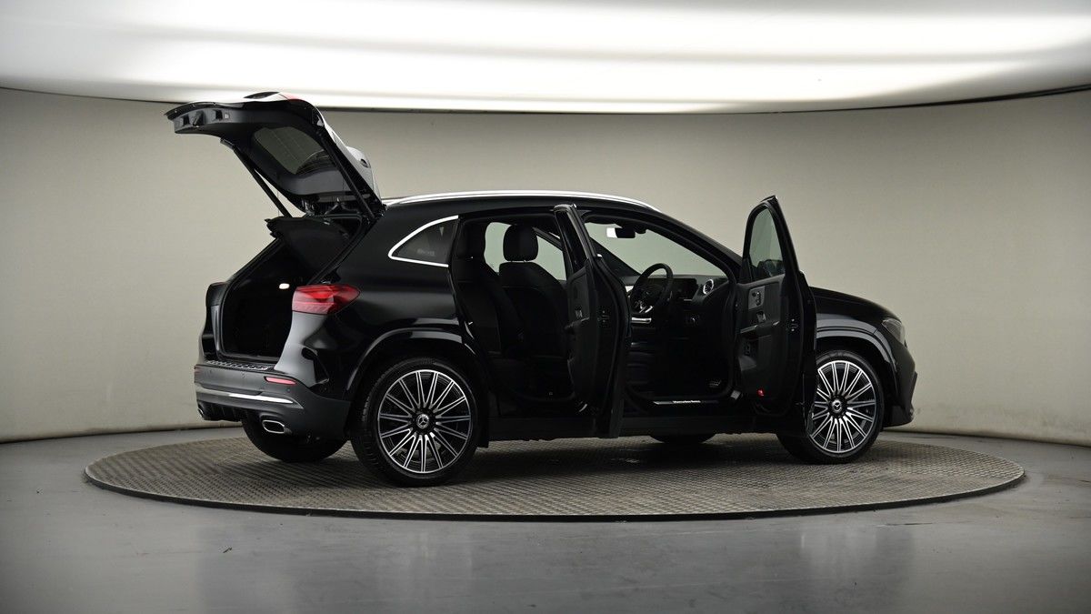 More views of Mercedes-Benz GLA