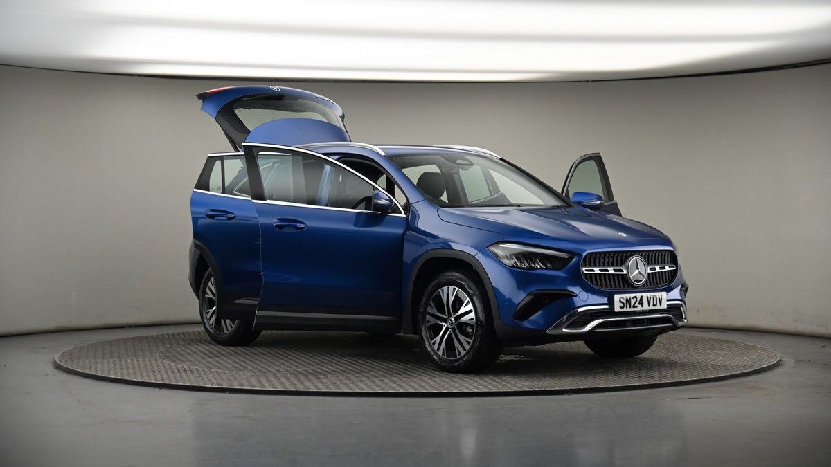 More views of Mercedes-Benz GLA