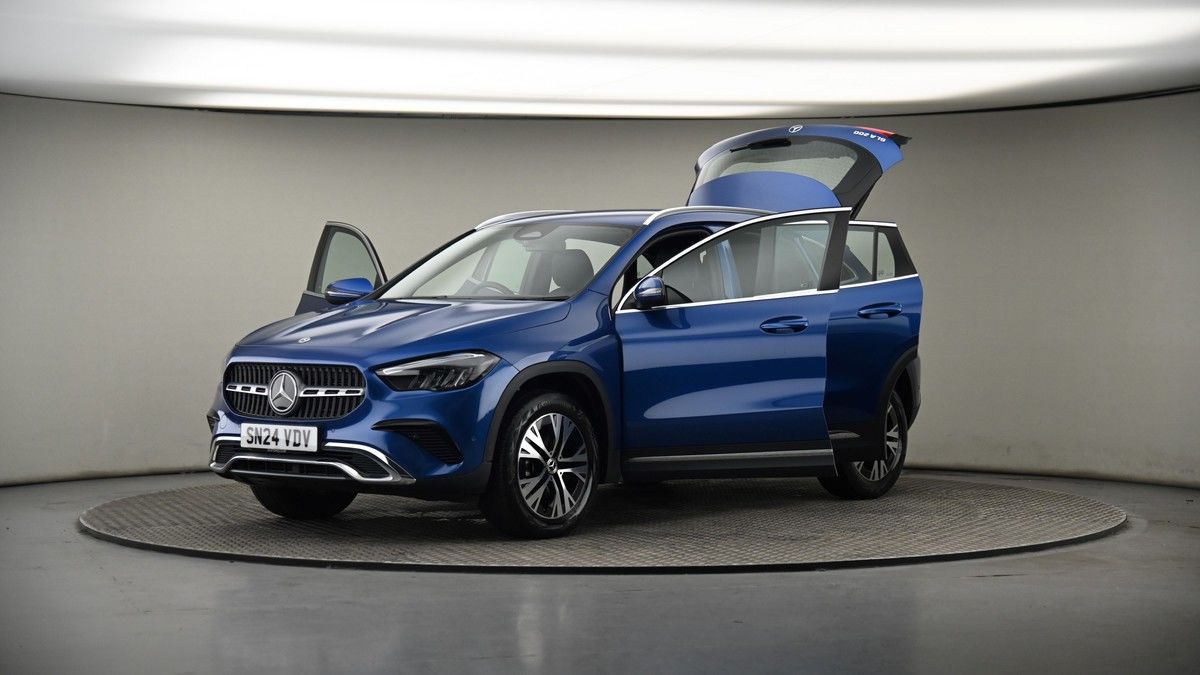 More views of Mercedes-Benz GLA
