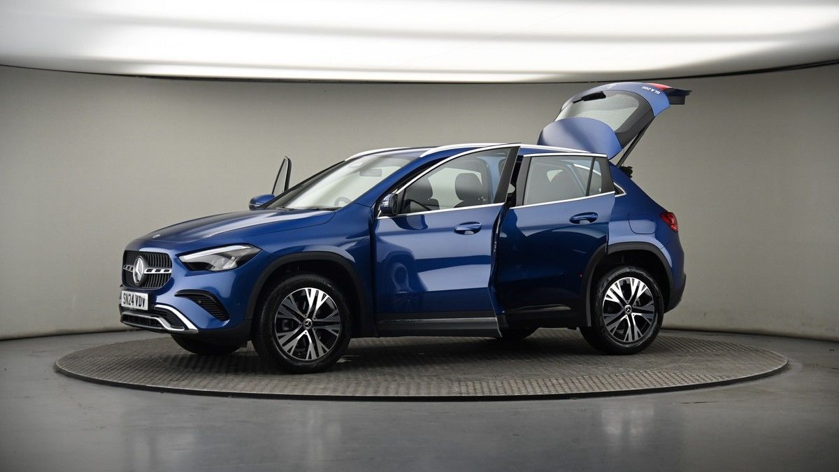 More views of Mercedes-Benz GLA