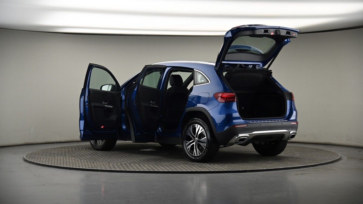 More views of Mercedes-Benz GLA