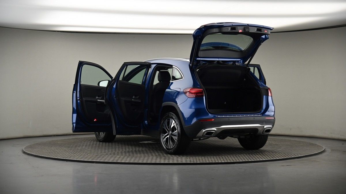 Mercedes-Benz GLA Image 7