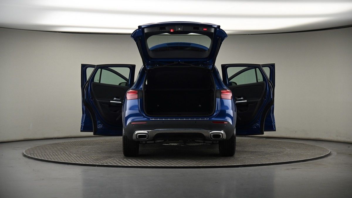 More views of Mercedes-Benz GLA
