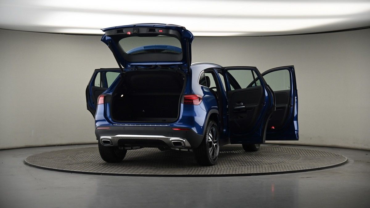 More views of Mercedes-Benz GLA
