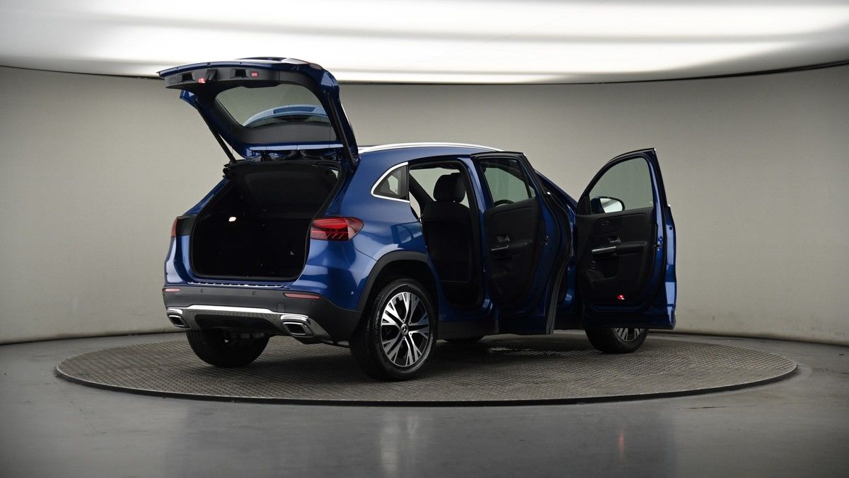 More views of Mercedes-Benz GLA