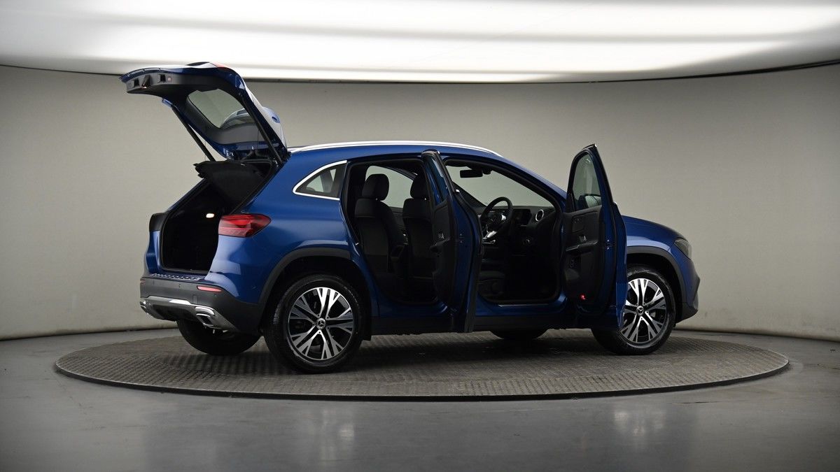 More views of Mercedes-Benz GLA