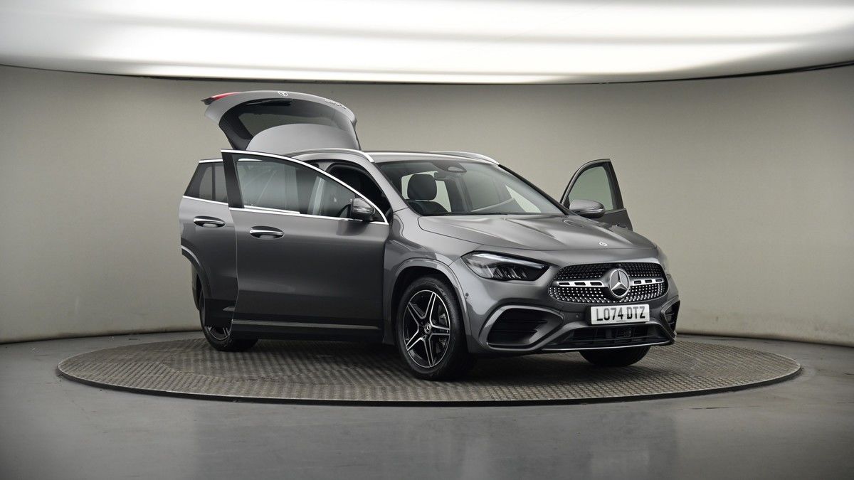 More views of Mercedes-Benz GLA