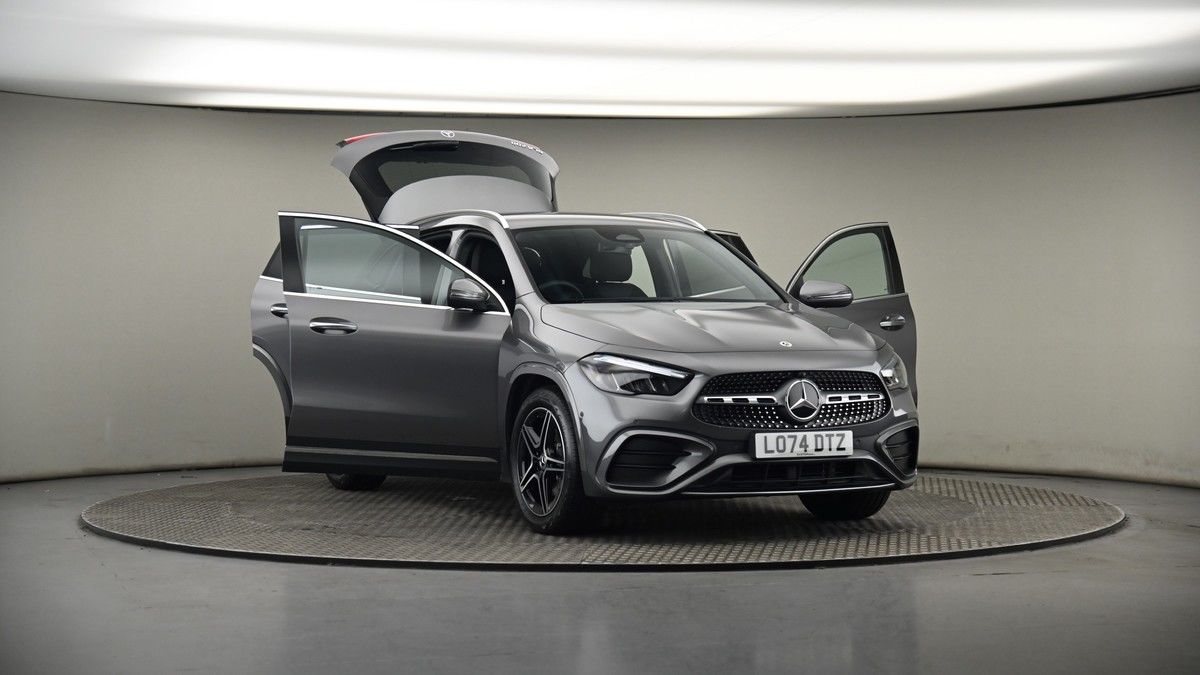 More views of Mercedes-Benz GLA