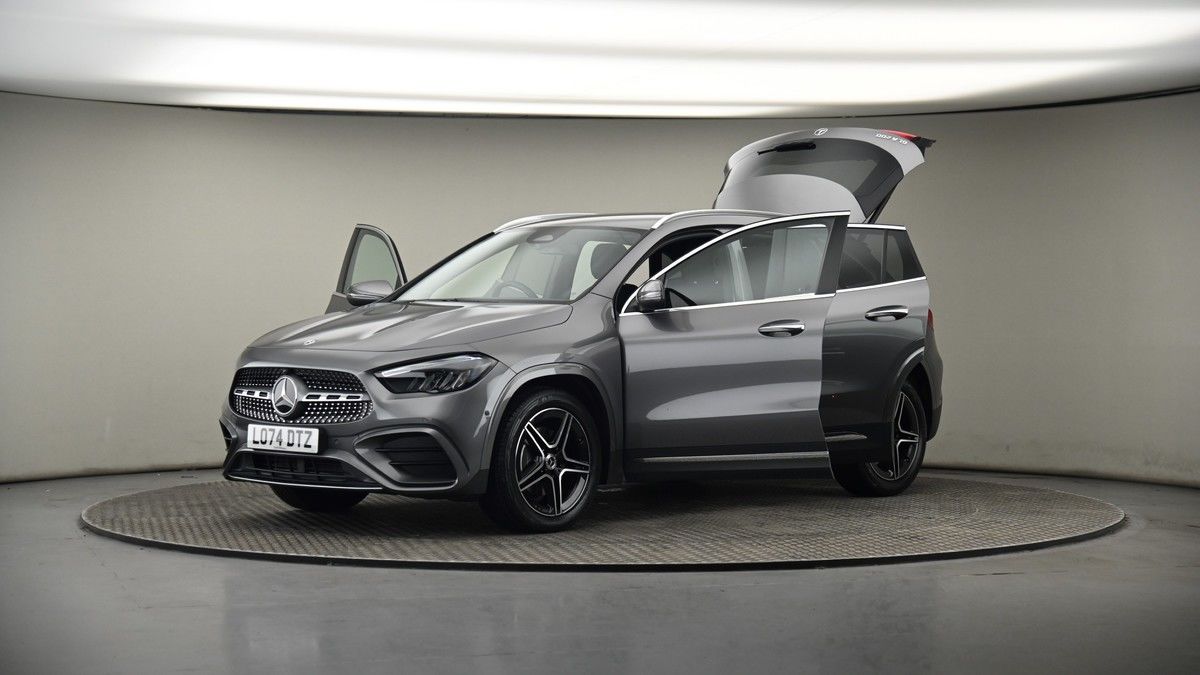 More views of Mercedes-Benz GLA