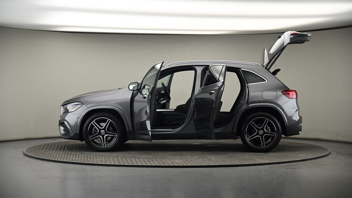 More views of Mercedes-Benz GLA