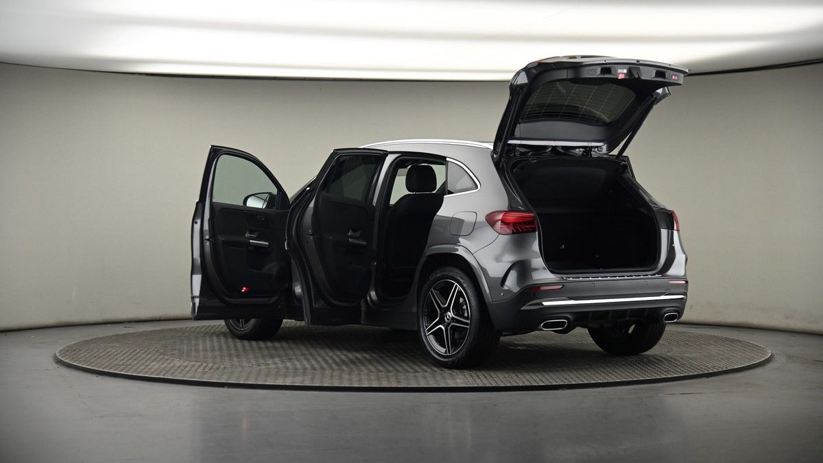 More views of Mercedes-Benz GLA