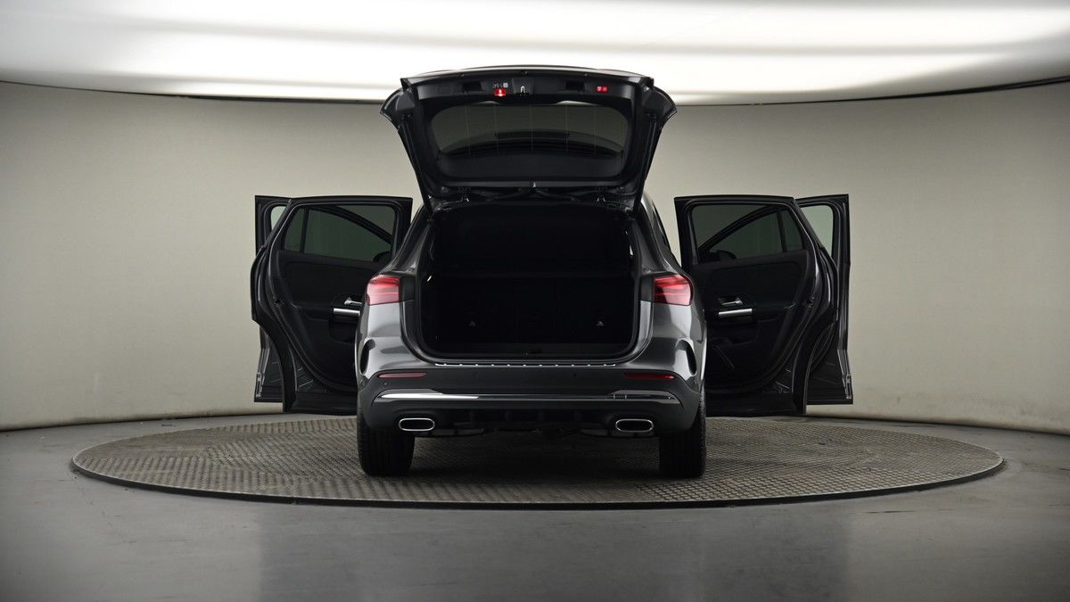 More views of Mercedes-Benz GLA
