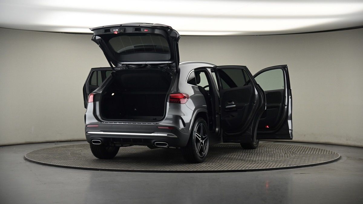 More views of Mercedes-Benz GLA