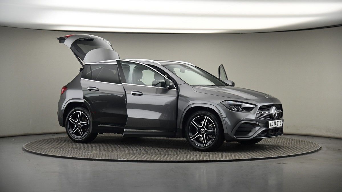 More views of Mercedes-Benz GLA